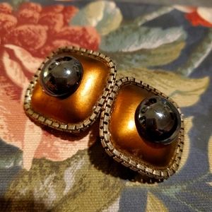 WENDY GELL Vintage Clip On Earrings